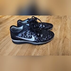 Nike Black and Gray Athletic Shoes